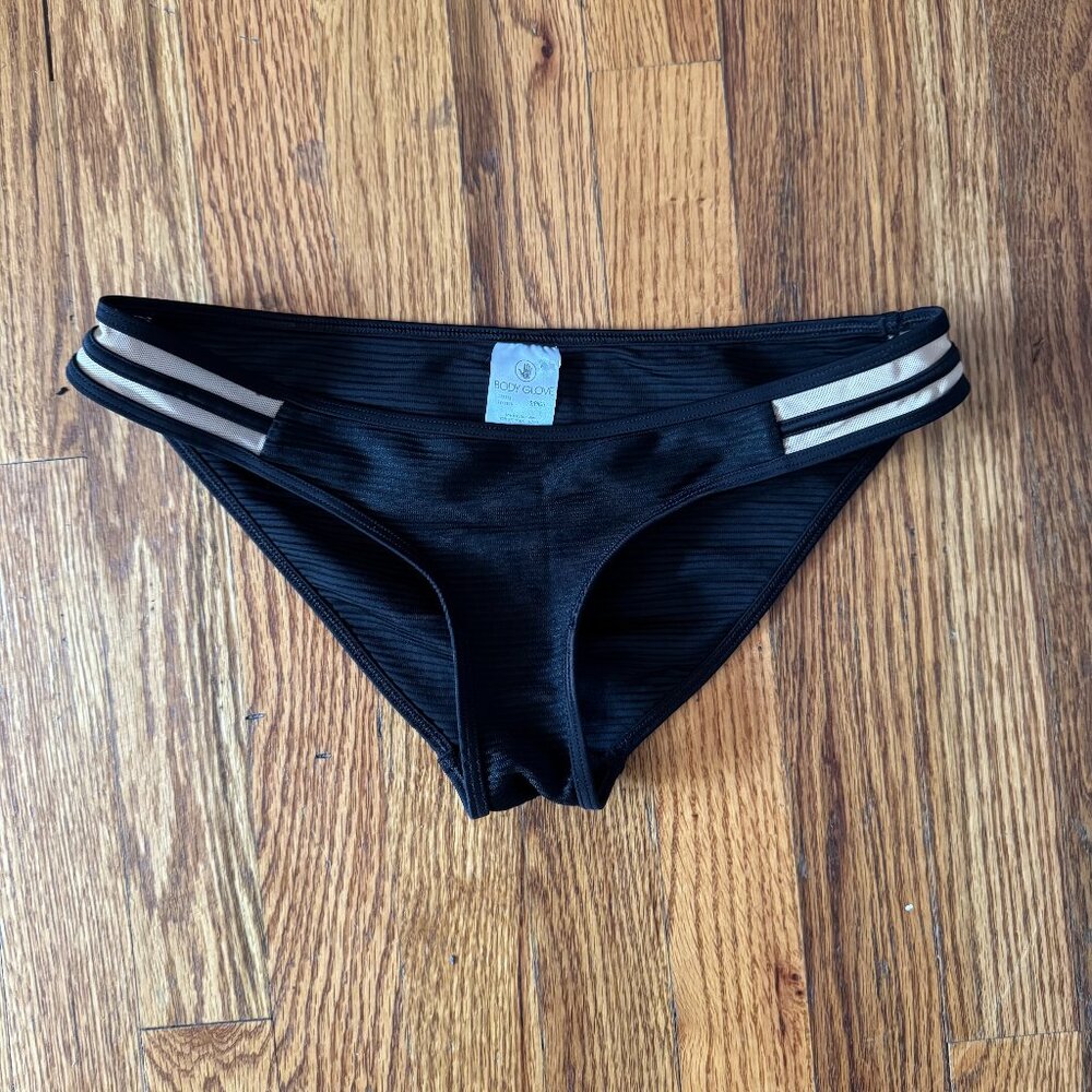 Body Glove black bikini bottom. Size S.